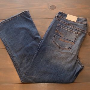 American Eagle Favorite Boyfriend Jeans Size 20 Brand new without tags- short